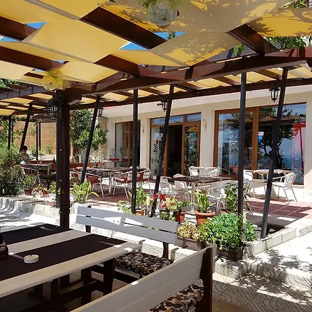 Guest house Ianis Paradise Nesebar